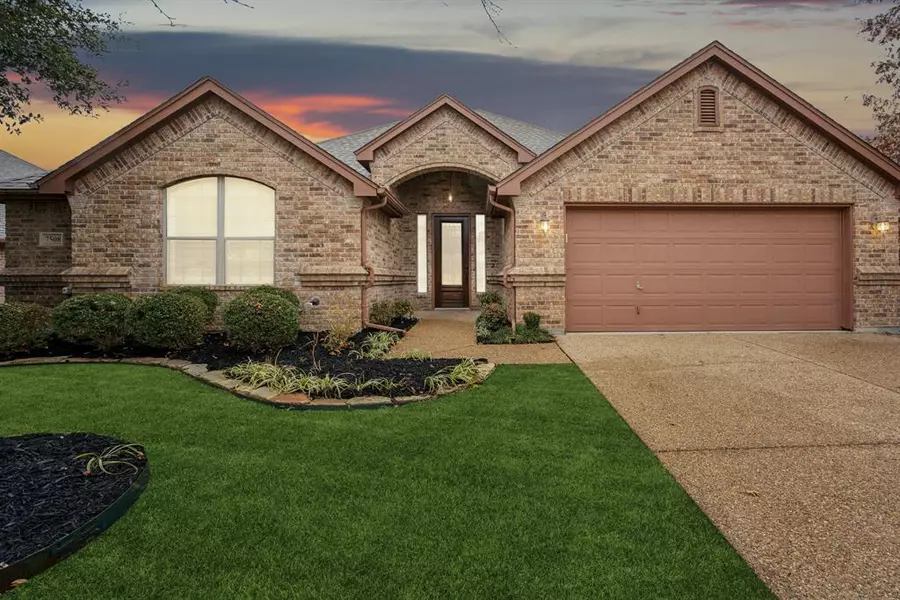 7508 Heights View Drive, Benbrook, TX 76126