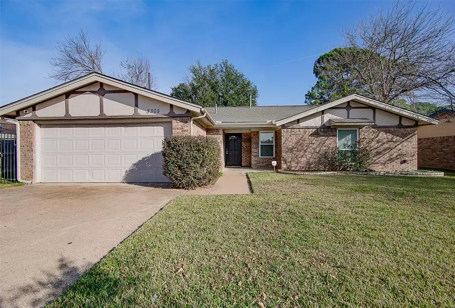 3305 Ivy Hill Drive, Arlington, TX 76016