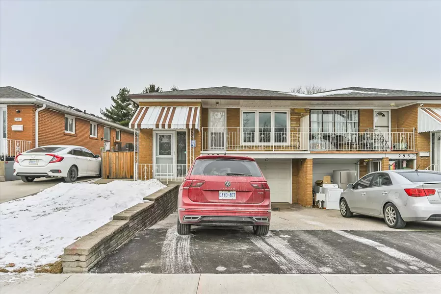 297 Thrace AVE, Mississauga, ON L5B 2B2