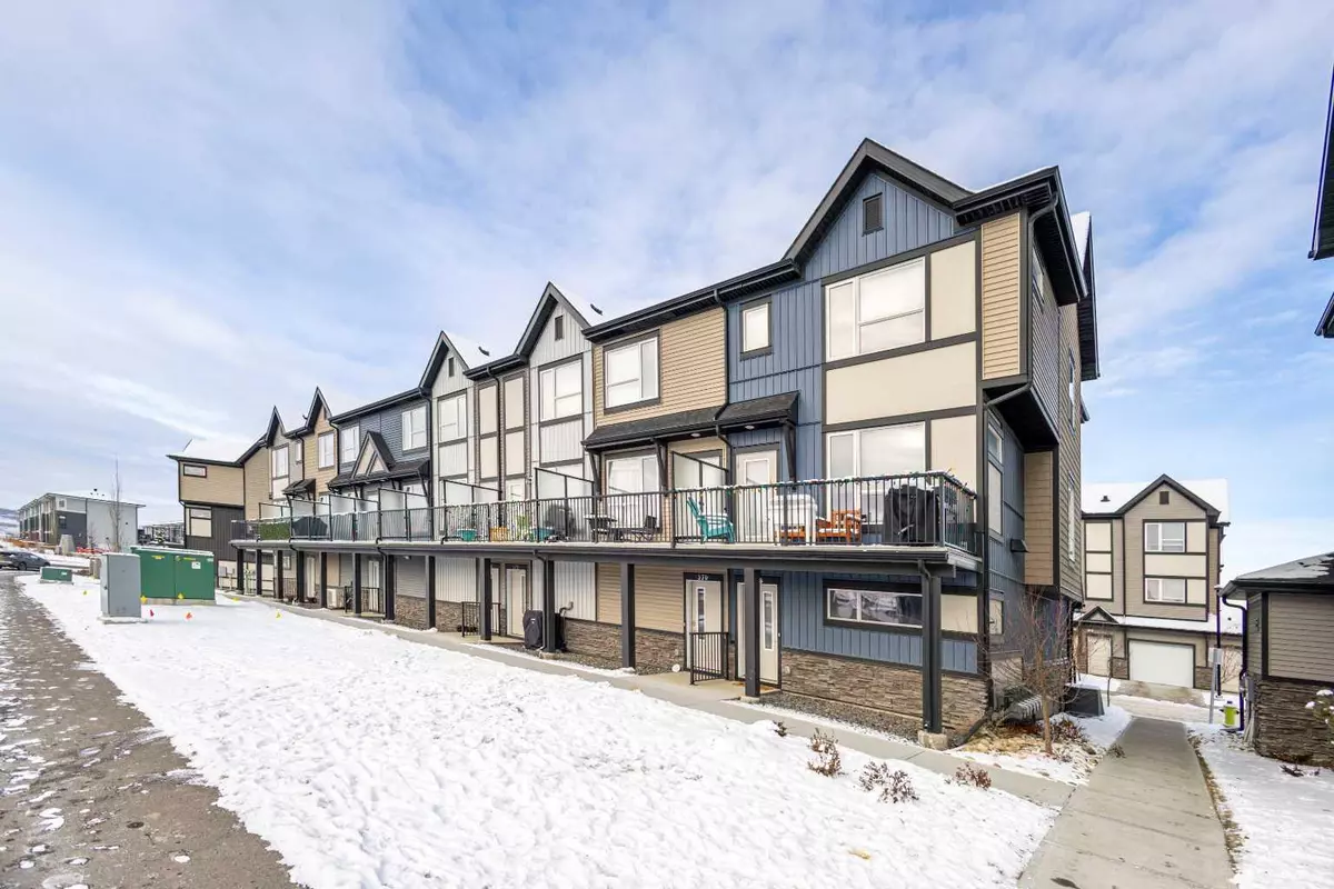 Calgary, AB T2X 4A5,376 210 AVE SW