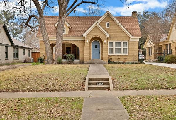 2212 Tremont Avenue, Fort Worth, TX 76107