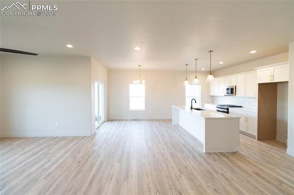 813 Keystone LOOP, Canon City, CO 81212