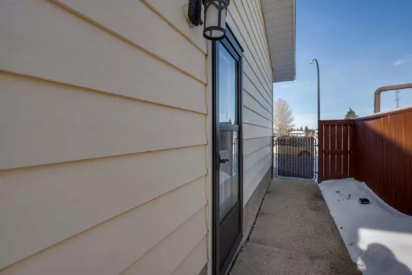 Red Deer, AB T4R 1K1,63 Baines CRES