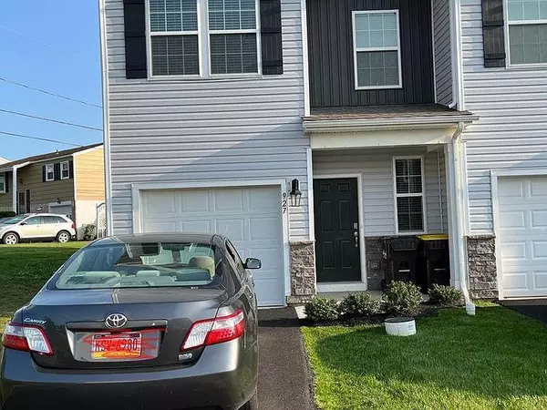 927 Still Waters Lane, Montgomery Twp, PA 18073