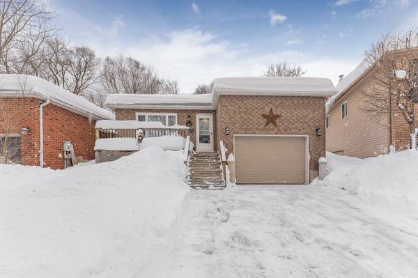 36 ENGEL CRES, Barrie, ON L4N 6K5