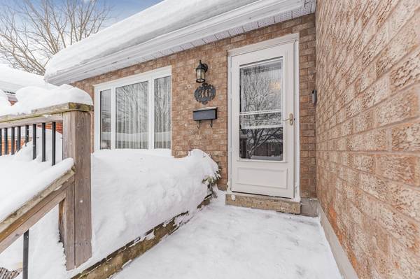 Barrie, ON L4N 6K5,36 ENGEL CRES