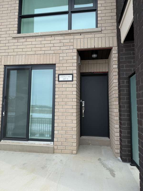 5 Romilly AVE #13, Brampton, ON L7A 0B7