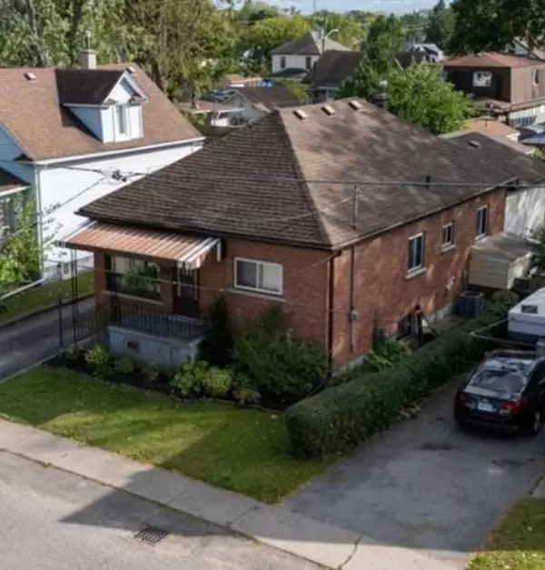 Niagara Falls, ON L2G 2C1,6286 Culp ST #Upper