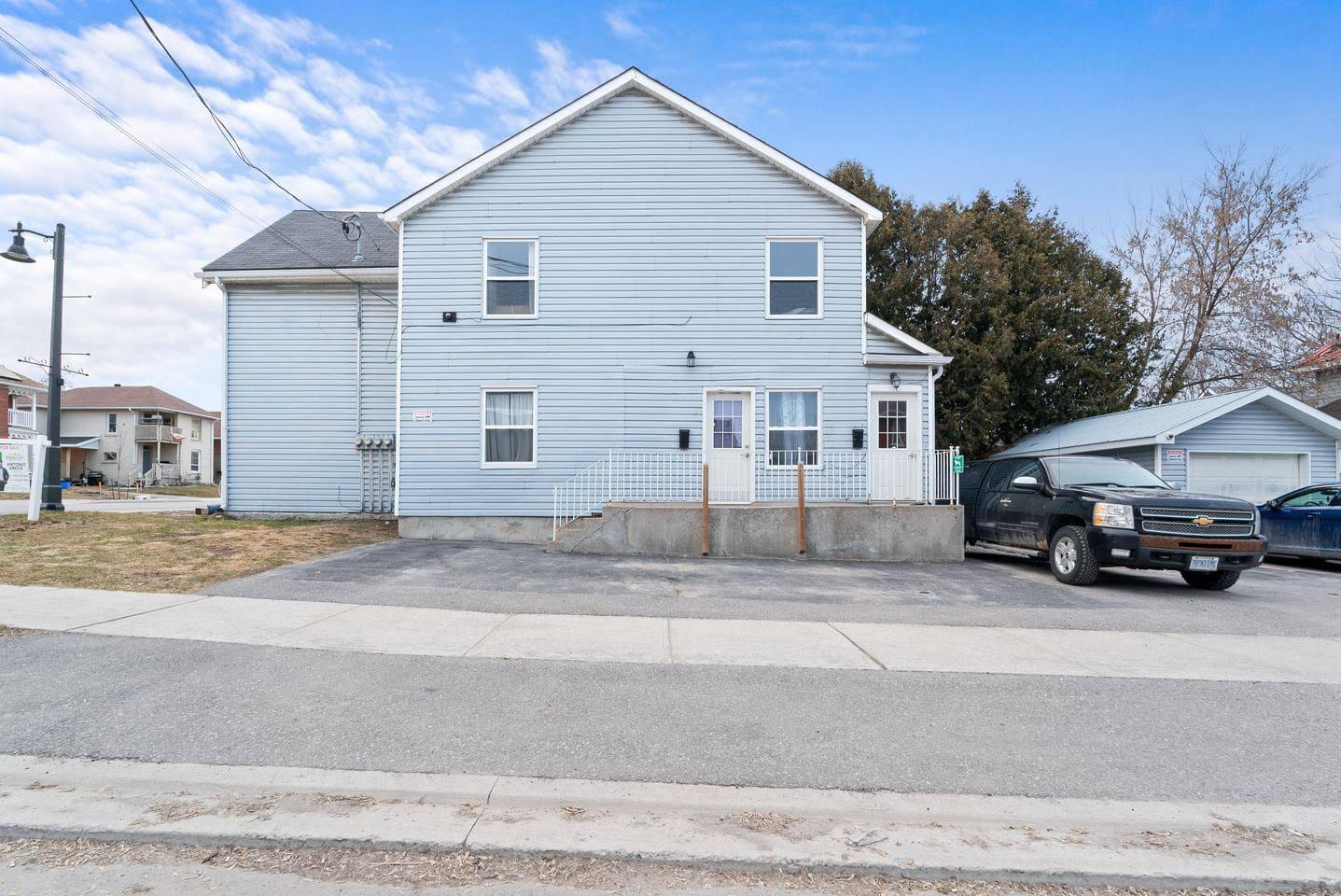 Orillia, ON L3V 4S3,78 Front ST S
