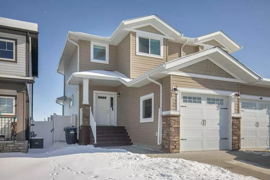 3 Cameron Close, Sylvan Lake, AB T4S 0N5