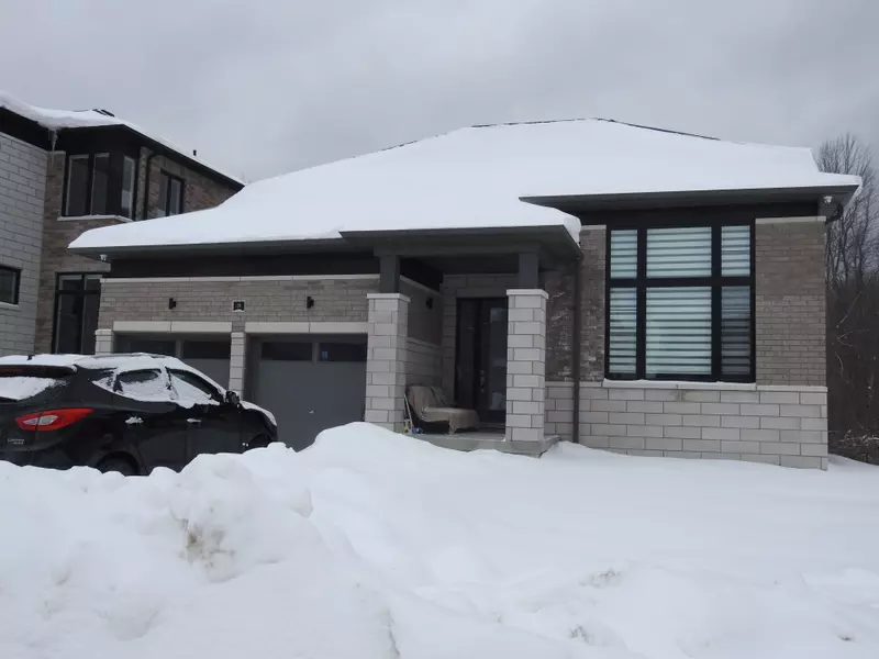 35 Del Ray CRES, Wasaga Beach, ON L9Z 1J7