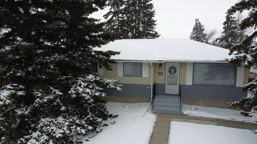 5317 43 ST, Olds, AB T4H 1B6