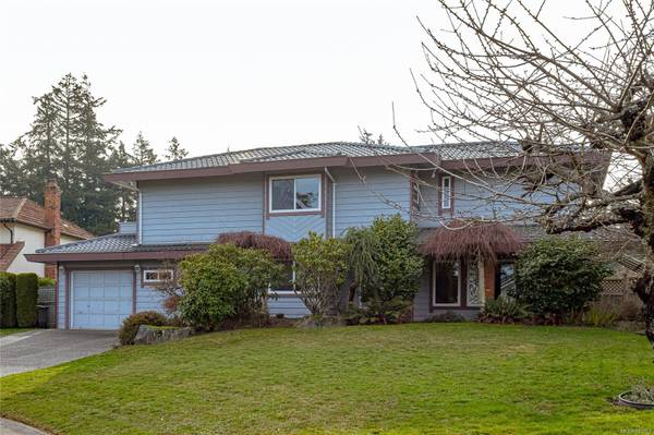 4475 Greentree Terr, Saanich, BC V8N 3S9