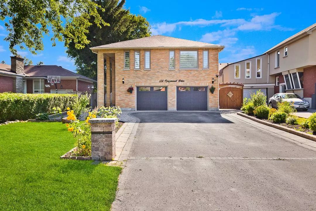 Pickering, ON L1W 2C2,554 Rougemount DR