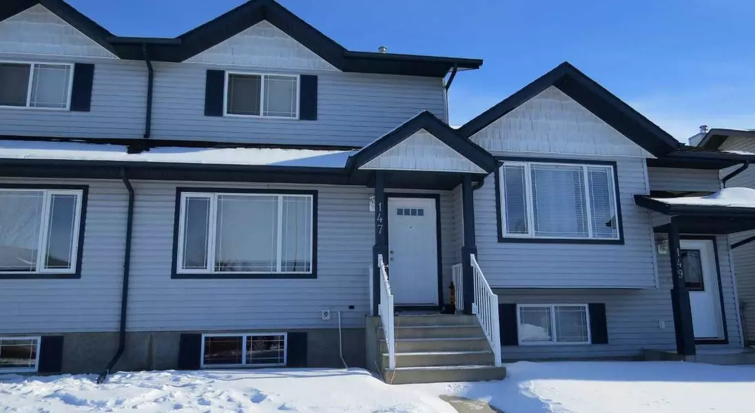 147 Old Boomer RD, Sylvan Lake, AB T4S 2P6