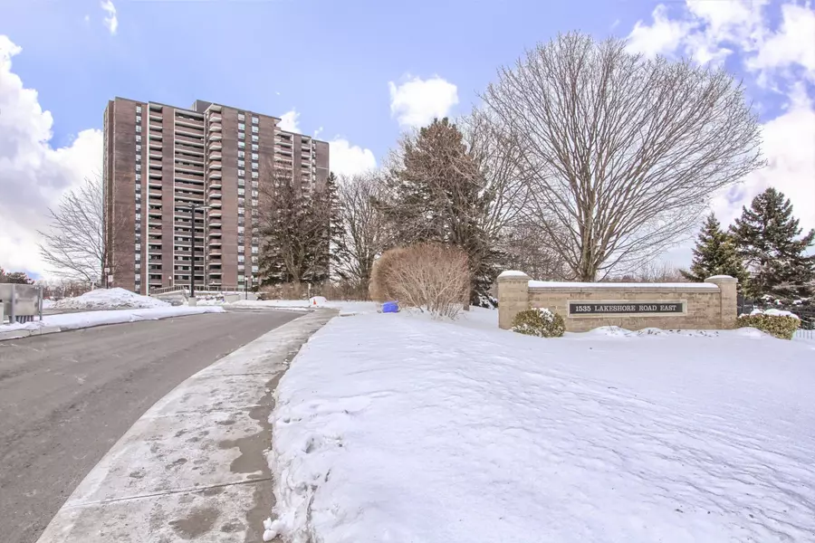 1535 Lakeshore RD E #1603, Mississauga, ON L5E 3E2