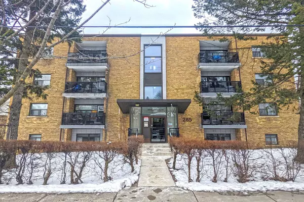 285 Park Lawn RD, Toronto W07, ON M8Y 3J7