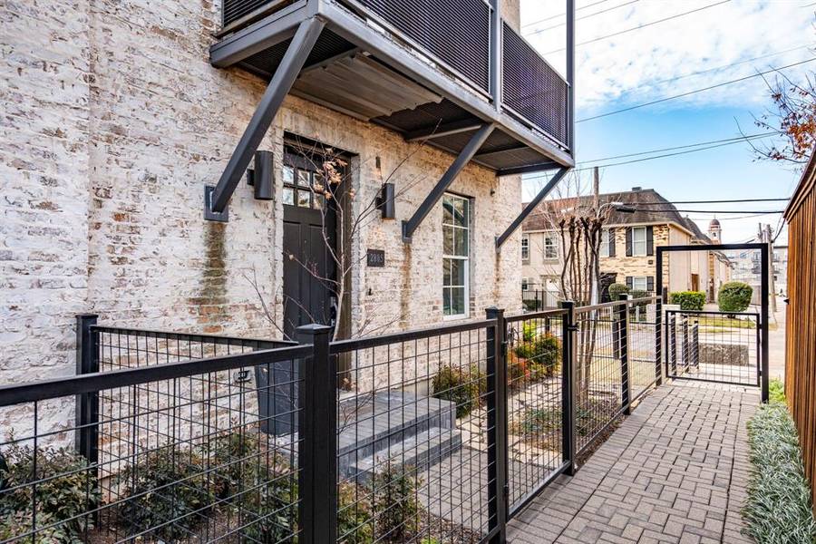 2805 Lynlock Court, Dallas, TX 75219