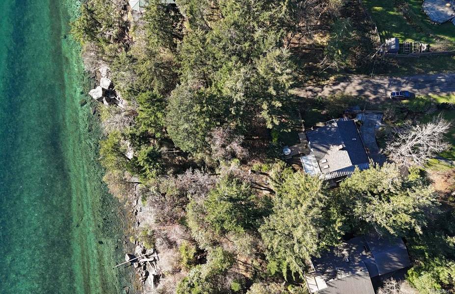 2645 Islands View Dr, Gabriola Island, BC V0R 1X7