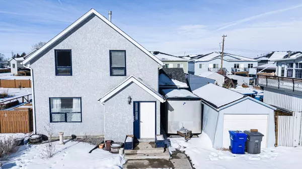 Claresholm, AB T0L 0T0,320 55 AVE West