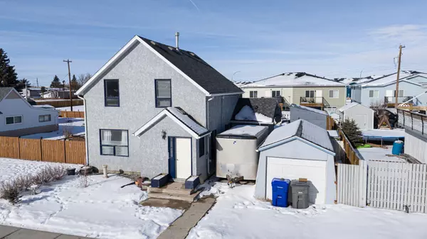 Claresholm, AB T0L 0T0,320 55 AVE West