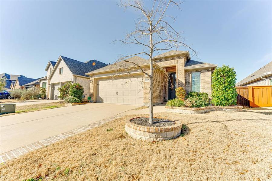 2207 Harlow Lane, Forney, TX 75126