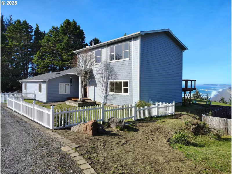 220 FLAKE ST, Port Orford, OR 97465