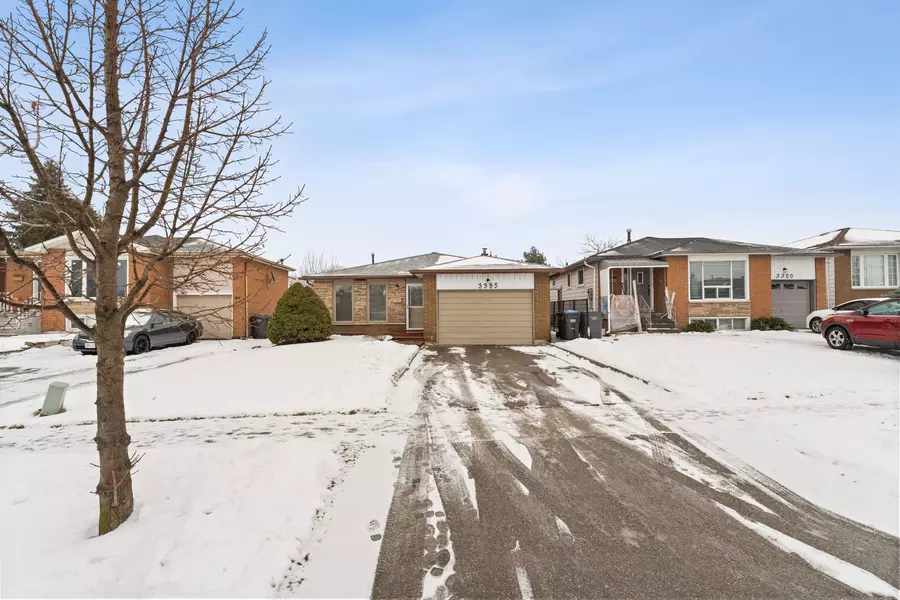 3385 Monica DR, Mississauga, ON L4T 3E6