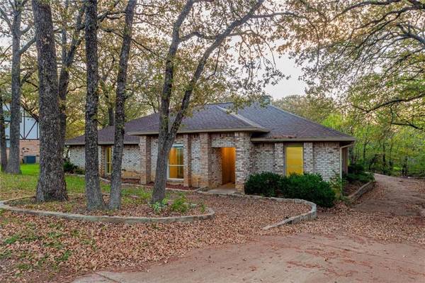 35 Oak Circle, Hickory Creek, TX 75065