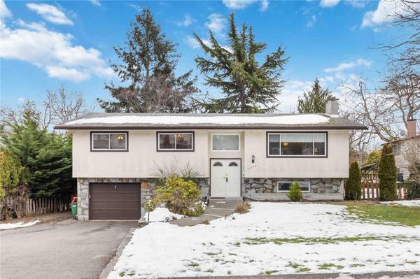 1575 Brodick Cres, Saanich, BC V8N 1N3