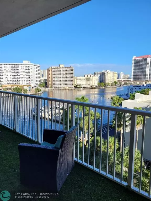 1965 S Ocean Dr  #6H, Hallandale Beach, FL 33009