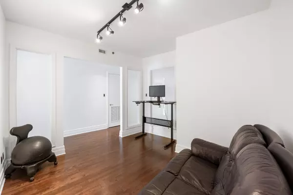 Glebe - Ottawa East And Area, ON K1S 1Y4,235 Patterson AVE #203