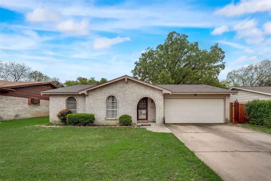 2306 Yale Drive, Arlington, TX 76015