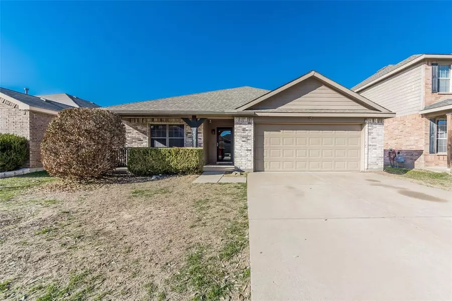 620 Saddleway Drive, Fort Worth, TX 76179