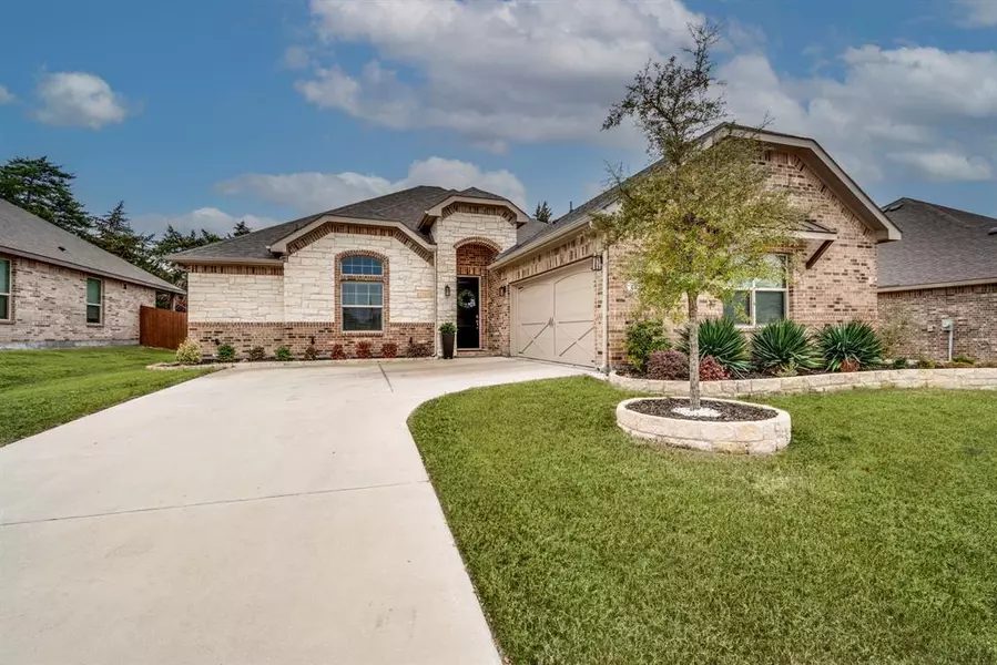 4022 Spring Grove Road, Midlothian, TX 76065