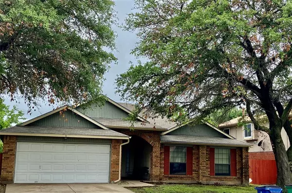 6604 Hightower Drive, Watauga, TX 76148