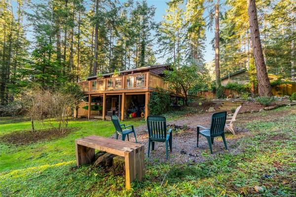 1831 Oyster Way, Gabriola Island, BC V0R 1X6