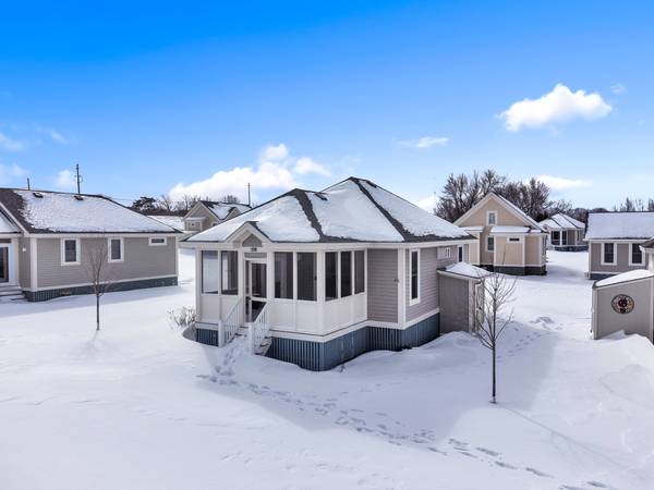 37 Butternut LN, Prince Edward County, ON K0K 1P0