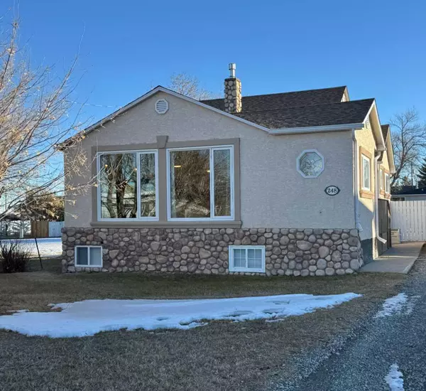 248 3 ST East, Cardston, AB T0K 0K0