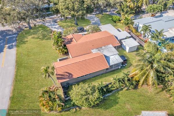 4000 NE 22nd Ave, Lighthouse Point, FL 33064