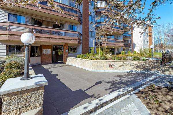 Victoria, BC V8T 5B8,1560 Hillside Ave #406