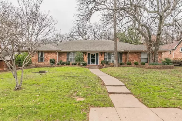 2715 Lincoln Drive, Arlington, TX 76006