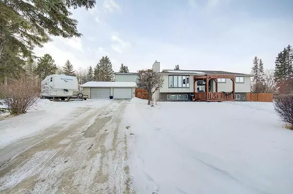 4410 46 Street Close, Sylvan Lake, AB T4S 1K6