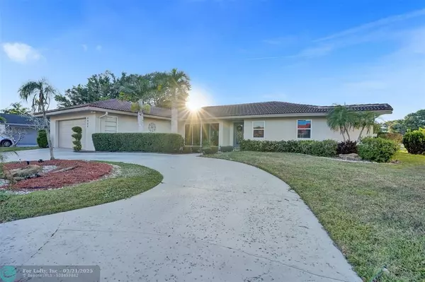 4909 N Travelers Palm Ln, Tamarac, FL 33319