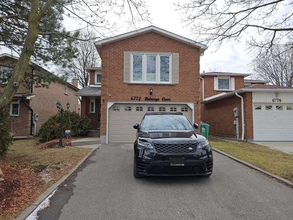 6772 Dolmage CT, Mississauga, ON L5N 4V9