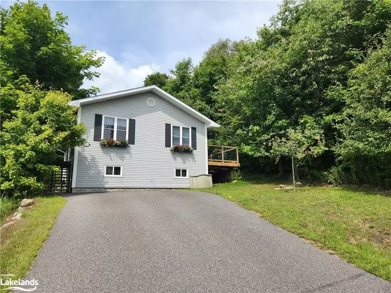 58 HANES RD, Huntsville, ON P1H 2P5