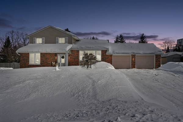 261 Carolyn AVE, Smith-ennismore-lakefield, ON K9J 6X4