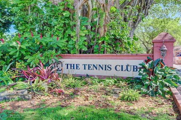 Fort Lauderdale, FL 33311,610 Tennis Club Dr  #401