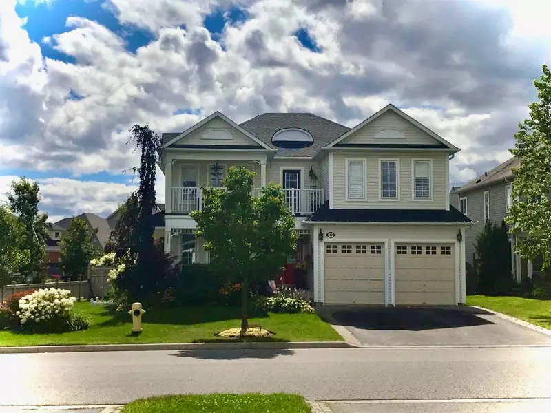 32 Hanson CRES, Whitby, ON L1M 2K9