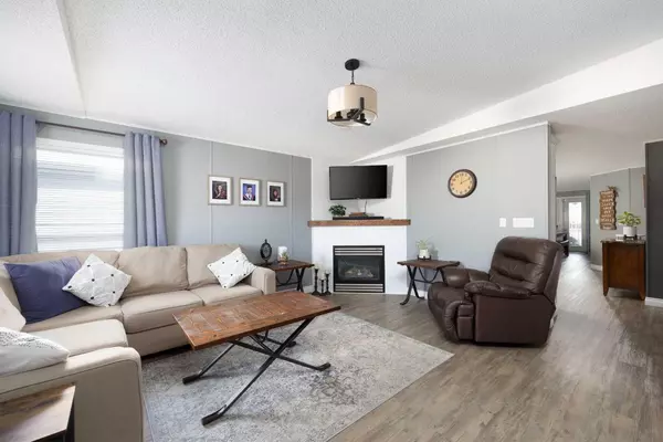 Fort Mcmurray, AB T9K2R6,561 McKinlay CRES